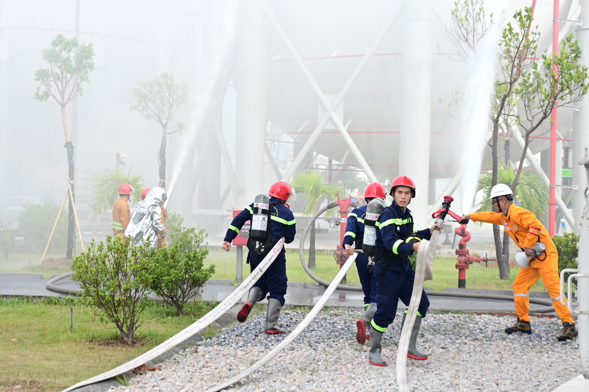 Tăng cường công tác thường trực sẵn sàng chiến đấu, kịp thời tham gia cứu chữa hiệu quả các vụ cháy, nổ và sự cố tai nạn lễ, tết